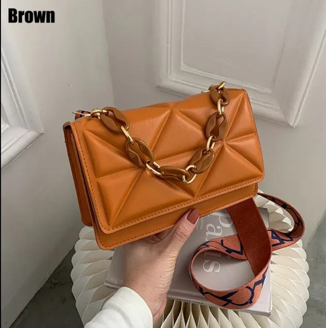 Bag with thick strap