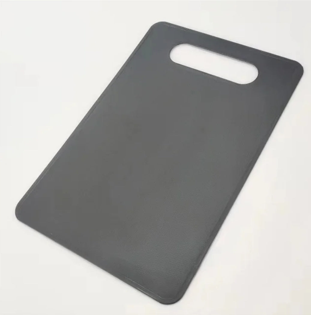 Plastic chopping board