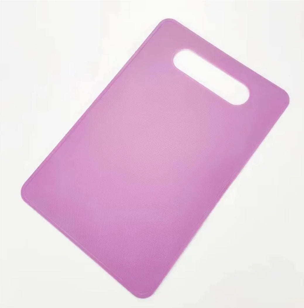 Plastic chopping board