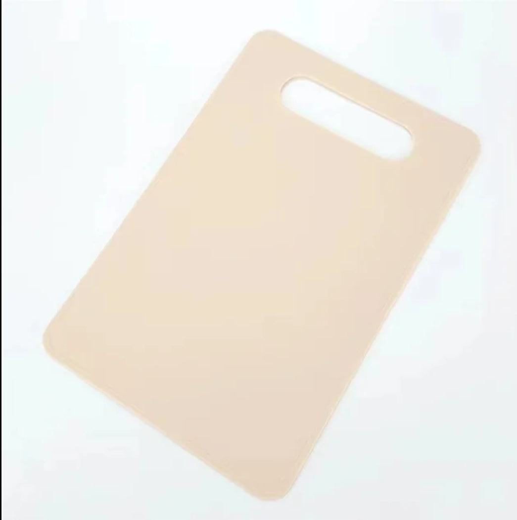 Plastic chopping board