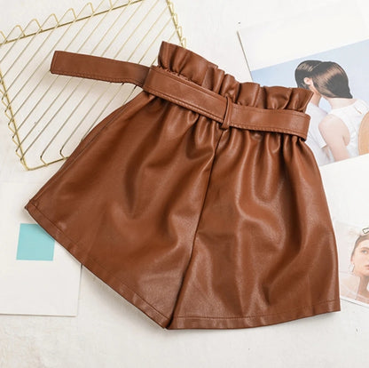 Leather ruffle shorts