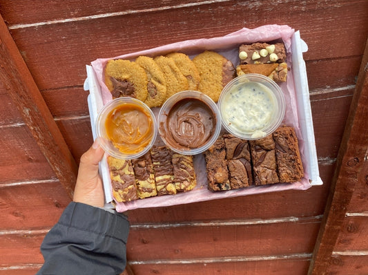 Dipping box brownies/blondies/cookies postal edible letterbox