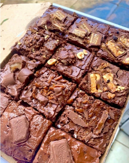 Choose up to 4 own flavour brownies /Fudgy postal gift brownie or/and blondie selection boxes