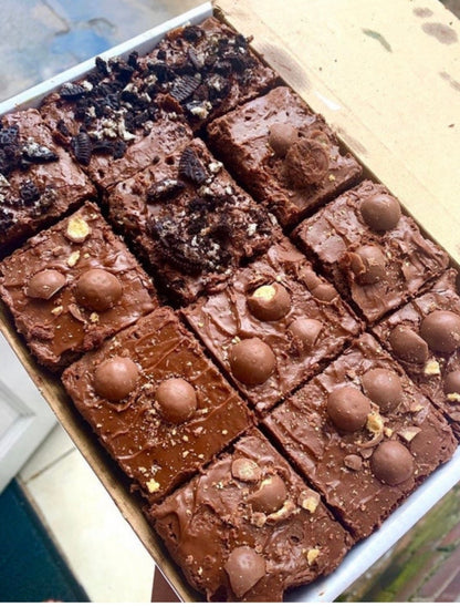 Choose up to 4 own flavour brownies /Fudgy postal gift brownie or/and blondie selection boxes