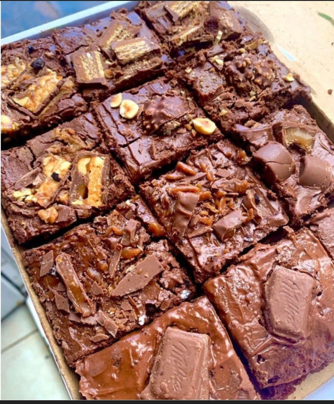 Choose up to 4 own flavour brownies /Fudgy postal gift brownie or/and blondie selection boxes