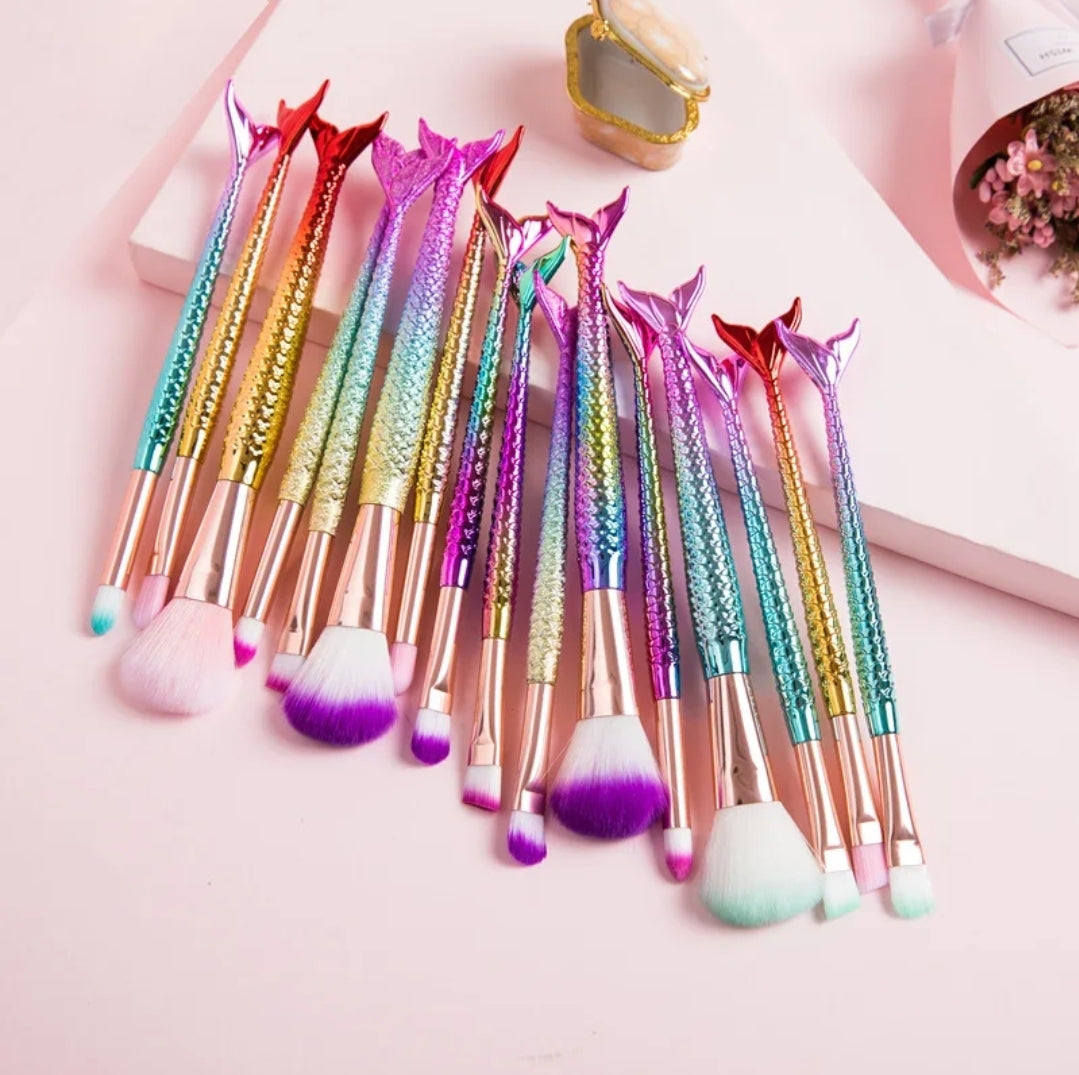 Set of 4 mermaid make up brushes